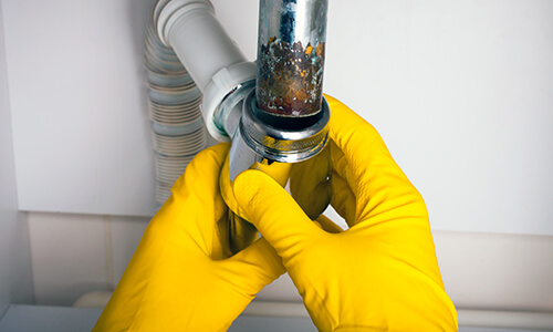https://discoverplumbingandrooter.com/wp-content/uploads/2022/01/clogged-kitchen-drains.jpg